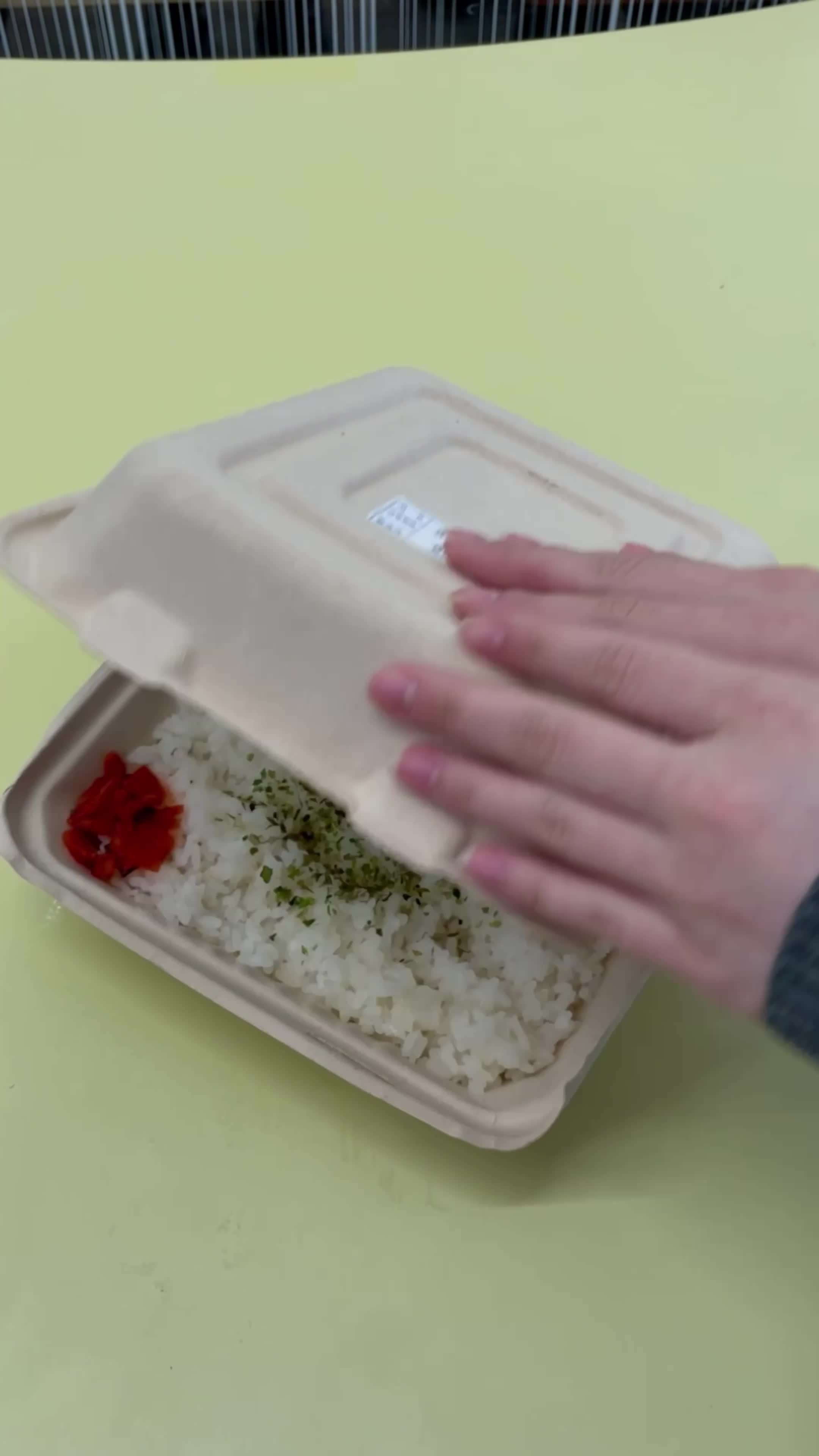 動画サムネイル